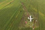 На месте аварийной посадки самолета A321 «Уральских авиалиний» в Подмосковье, 15 августа 2019 года (кадр из видео)