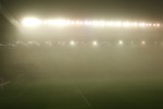 Незадолго до начала матч стадион окутал туман