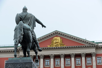 Столичная мэрия распределила между городскими управами «стимулирующие выплаты»