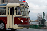 Ретротроллейбус на Тверской улице во время парада в честь 81-й годовщины со дня открытия первой столичной троллейбусной линии