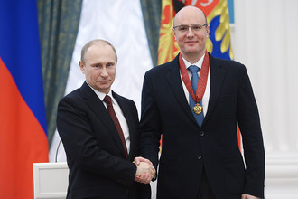 Президент России Владимир Путин и глава АНО «Оргкомитет «Сочи 2014» Дмитрий Чернышенко