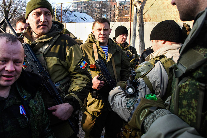 Глава Донецкой народной республики Александр Захарченко (в центре)