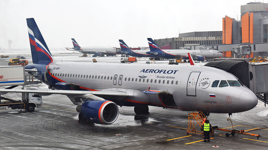 Самолет Airbus A320 «А. Столетов» авиакомпании «Аэрофлот» в аэропорту Шереметьево