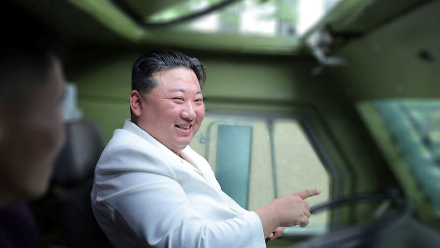Ким Чен Ын проинспектировал завод боеприпасов