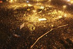 Оборону на площади Тахрир протестующие держат пятый день, они разбили палатки