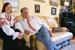 Жорес Алферов с женой Тамарой в белорусских рубашках, которые Лауреат Нобелевской премии 2000 года привез из Минска