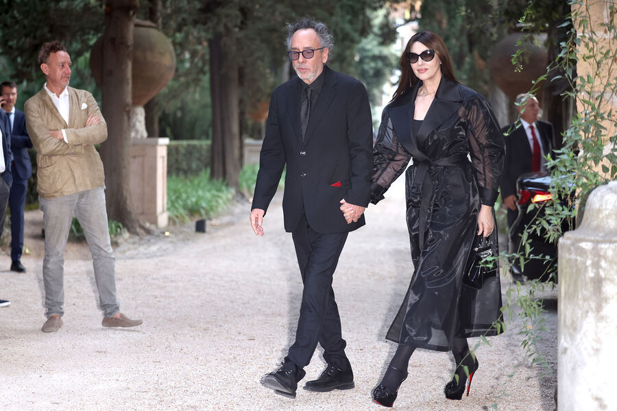 Monica Bellucci Goes Out With Her Lover In A Naked Raincoat Social Bites