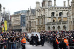 Траурная процессия на похоронах Стивена Хокинга в Кембридже. Великобритания, 31 марта 2018 года
