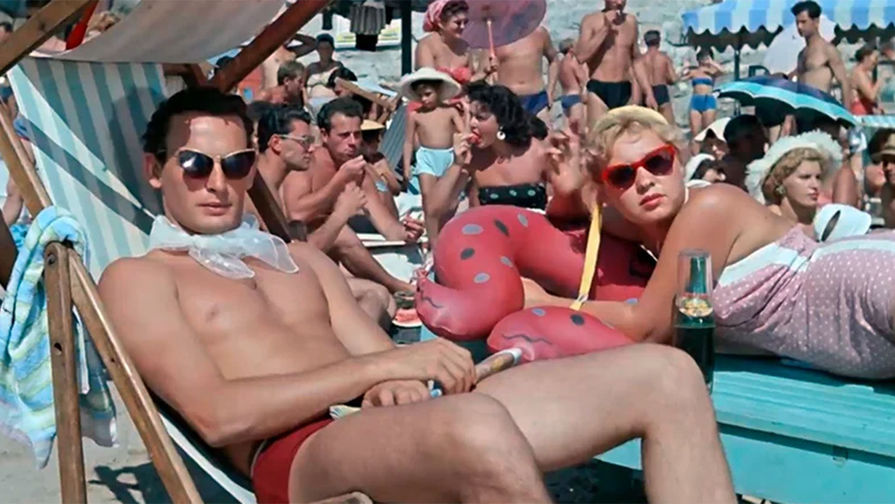 Кадр из фильма «Полосатый рейс» (1961)