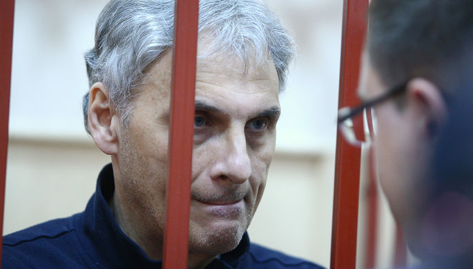 Бывший губернатор Сахалина Александр Хорошавин в Басманном суде, август 2015 года