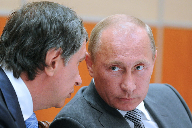 Владимир Путин подписал указ о продаже акций компаний ТЭК, которыми владеет «Роснефтегаз»