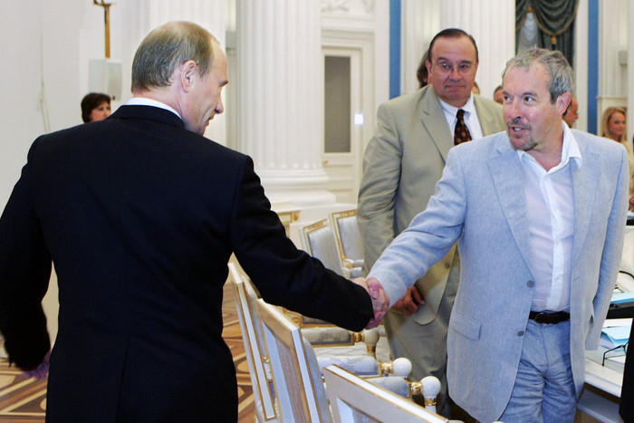 Владимир Путин и Андрей Макаревич на заседании Совета по культуре и искусству (2007 год)