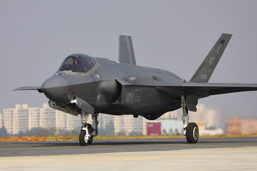 Всепогодный малозаметный истребитель-бомбардировщик F-35 на&nbsp;международной выставке Aero India 2025&nbsp;на&nbsp;территории военно-воздушной базы Yelahanka в&nbsp;Бангалоре