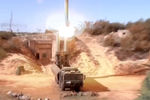 Кадр из видео, на котором береговой ракетный комплекс «Бастион» запускает противокорабельные ракеты «Оникс» в неизвестной точке Сирии