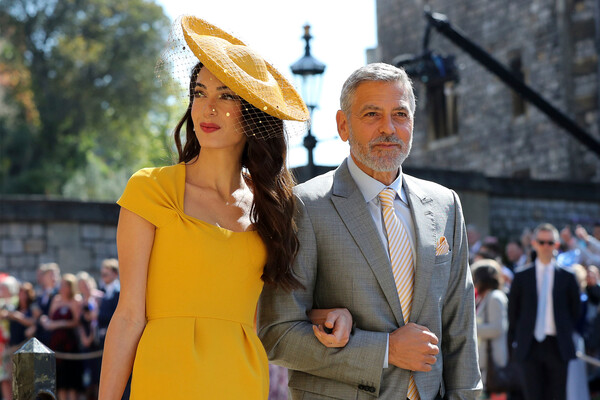 Амаль и Джордж Клуни на&nbsp;свадебной церемонии принца Гарри и Меган Маркл в&nbsp;часовне Святого Георгия в&nbsp;Виндзорском замке, Англия, 2018&nbsp;год
