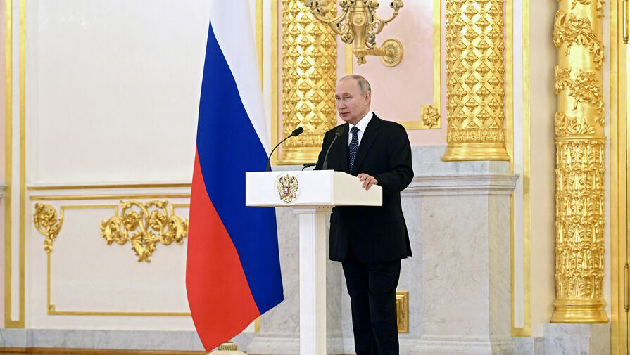 Путин выступил за изменения регулирования валютного законодательства