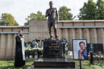 Памятник Юрию Шатунову на его могиле на Троекуровском кладбище, 6 сентября 2023 года