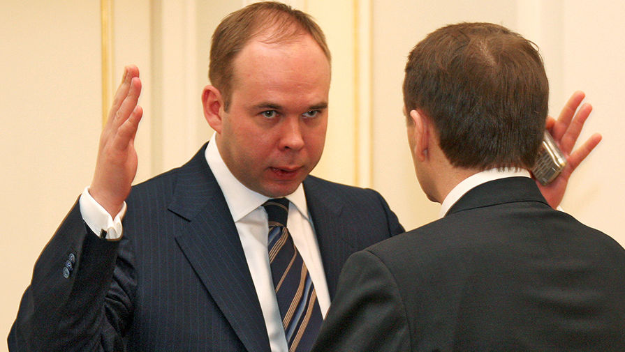 Антон Вайно перед&nbsp;началом заседания кабинета министров России, 2008&nbsp;год