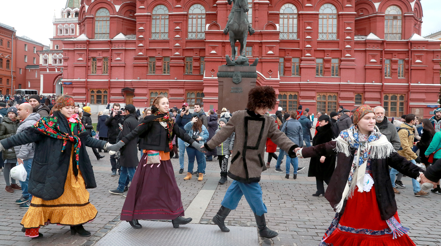 Во время фестиваля «День народного единства» на Манежной площади в Москве, 4 ноября 2018 года