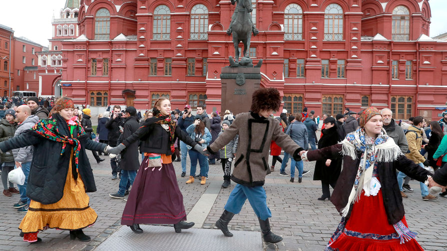 Красная площадь 4 ноября. Народные гуляния на красной площади. День России народные гуляния. Фестиваль народного единства. День народного единства 2005.