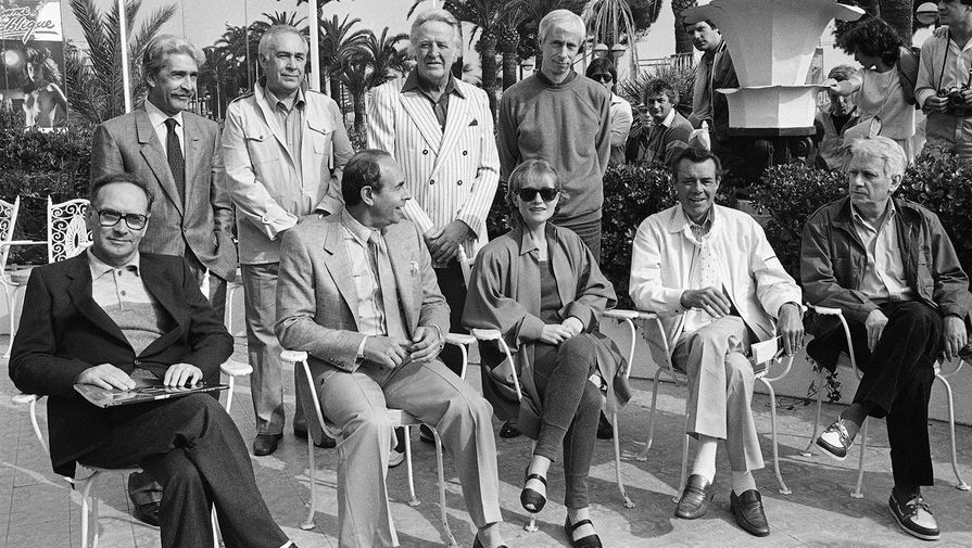 Эннио Морриконе (крайний слева) на&nbsp;37-м Каннском кинофестивале, 1984 год