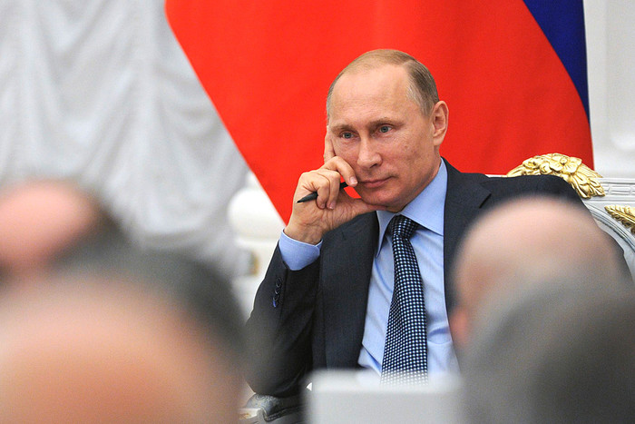 Президент России Владимир Путин во время встречи c членами Общественной палаты нового состава в Кремле