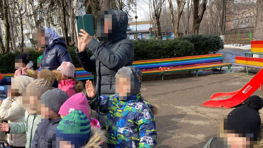 В детском саду Ставрополья назвали больным человеком мужчину, разглядевшего пропаганду ЛГБТ в цветных лавочках