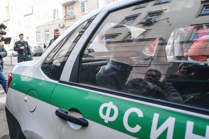 Бывший министр экономического развития России Алексей Улюкаев после заседания Замоскворецкого суда в Москве, 13 ноября 2017 года