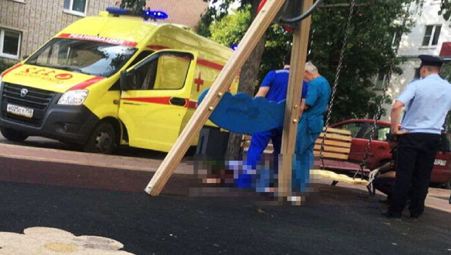 Появилось видео убийства тамбовчанки на детской площадке в Раменском