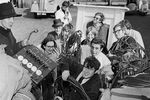 Будущие основатели «Монти Пайтон» Майкл Пэйлин и Терри Джонс представляют капустник «Оксфордское ревю» на Эдинбургском фестивале, 1964 год 