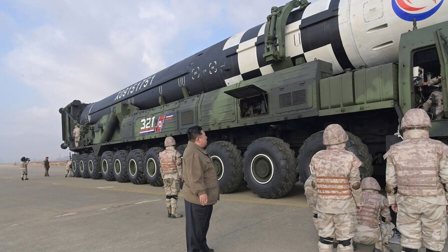 Reuters: Ким Чен Ын призвал массово производить тактическое ядерное оружие