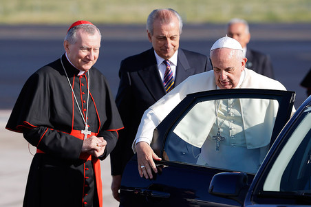 Папа Римский отправился в паломничество на Ближний Восток без бронированного автомобиля