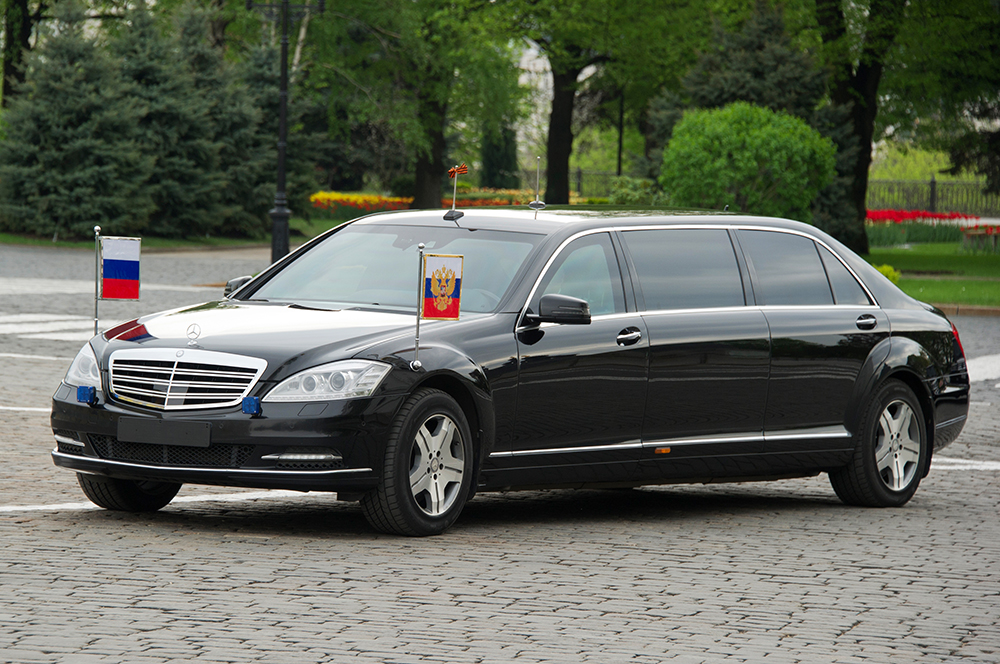 Mercedes Benz s600 Pullman Guard w221