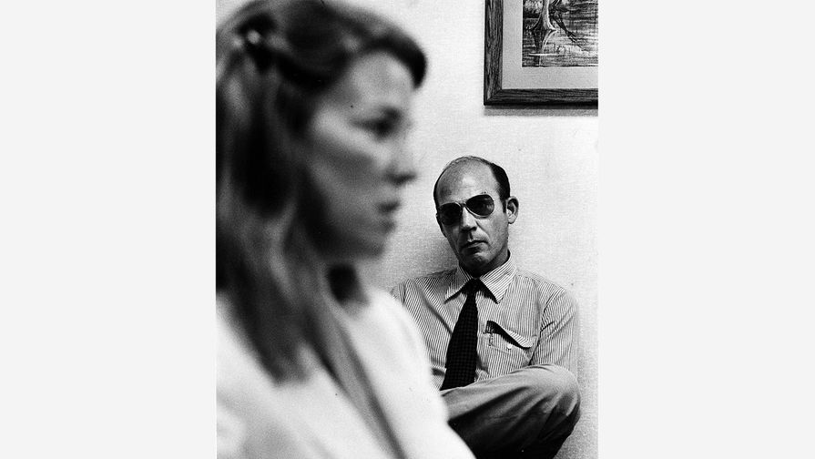 Хантер Томпсон во время слушаний о&nbsp;разводе с&nbsp;Роксанн Пулитцер во Флориде, 1982 год
