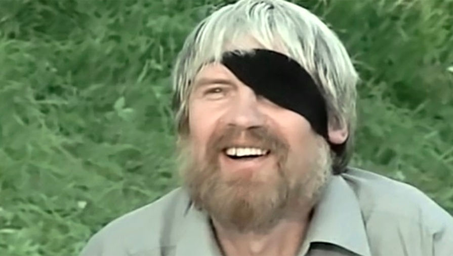 Кадр из фильма «Две судьбы-3. Золотая клетка» (2005)