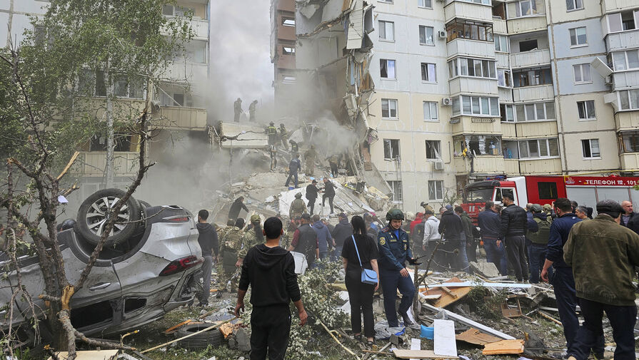В МЧС рассказали о числе спасенных при обрушении части дома в Белгороде