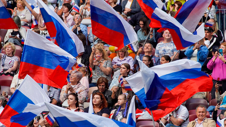 Болельщик сборной России рассказал, как он пронес флаг РФ на Евро-2024, несмотря на запрет