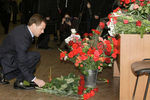Президент России Дмитрий Медведев возложил цветы на станции метро «Лубянка», где утром произошел взрыв, 29 марта 2010 года