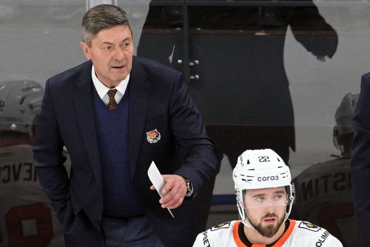 Дэвид немировски тренер. Тренер автомобилиста екатеринбург. Гулявцев фото. Дэвид немировски тренер фото. Отставка тренера кхл.