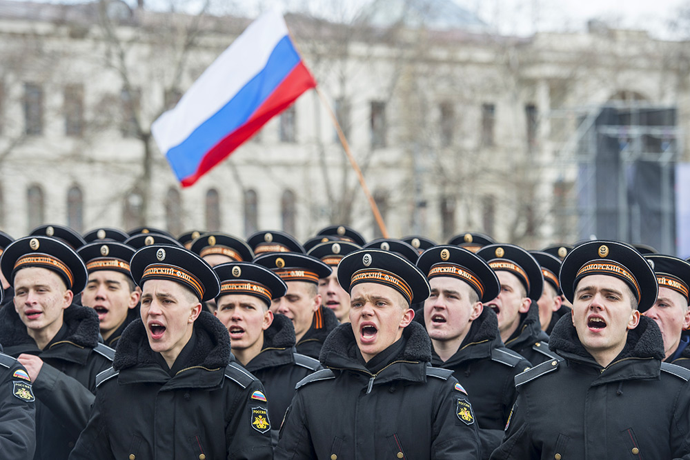 Участники праздничных мероприятий в Севастополе, посвященных годовщине «Крымской весны»