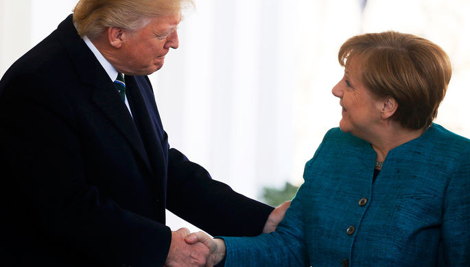 Дональд Трамп во время встречи с Ангелой Меркель в Белом доме