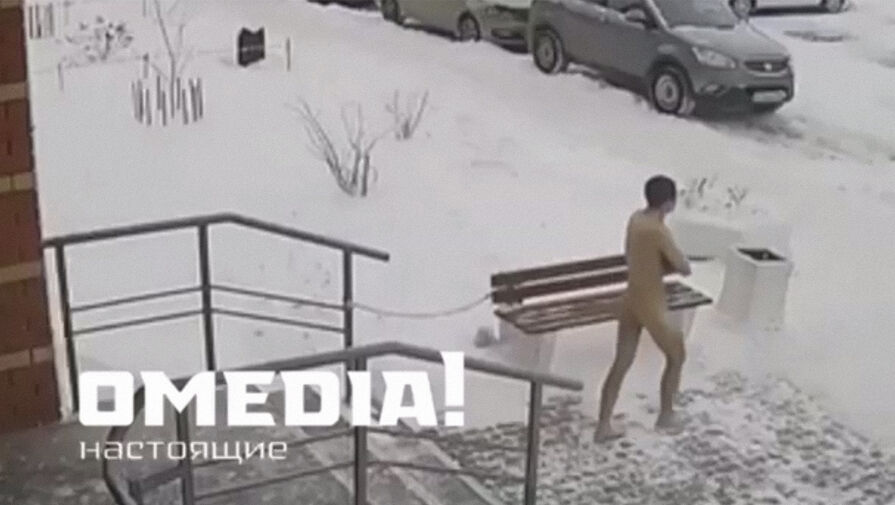 Голый окровавленный россиянин бегал по улице в Сургуте