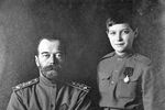 Российский император Николай II с сыном Алексеем, 1915 год