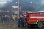 На месте тушения пожара в торговых центрах в Кизляре (Дагестан), 1 февраля 2019 года 