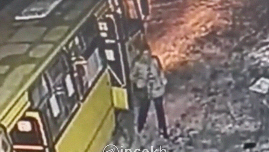 В Екатеринбурге водитель автобуса высадил пьяную пассажирку и оставил на морозе