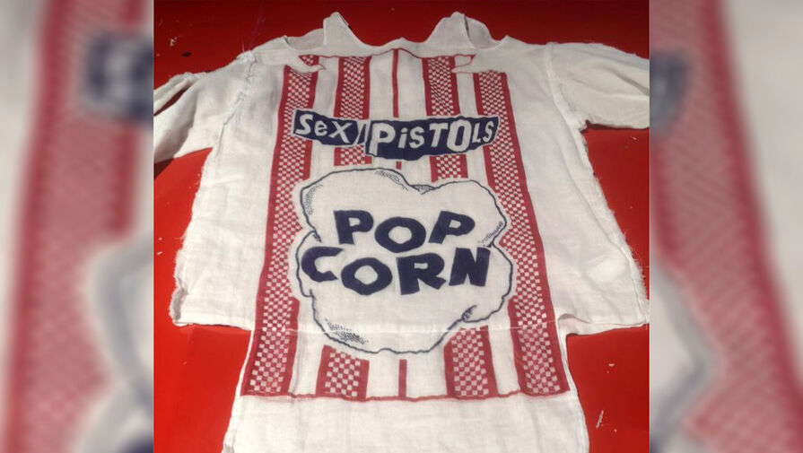 На выставке про "Короля и шута" попытались украсть футболку Sex Pistols