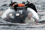 Владимир Путин во время погружения на спускаемом аппарате «Си-Эксплорер» на дно Черного моря у берегов Крыма