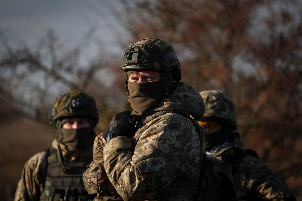 Молодые украинцы начали копить и тратить деньги на взятки для военкоматов -  Газета.Ru | Новости