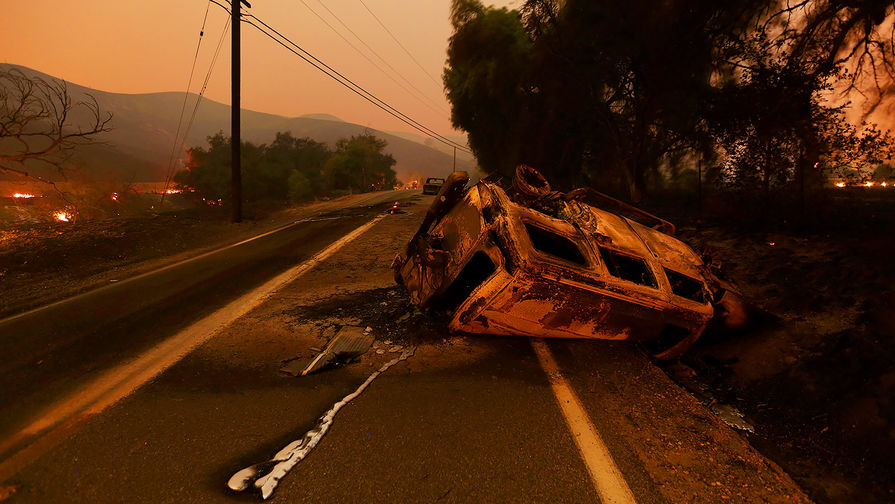 Последствия лесного пожара в&nbsp;городе Санта-Пола, Калифорния, США, 6&nbsp;декабря 2017&nbsp;года
