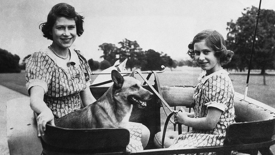 1940 год. Принцесса Елизавета (слева) и принцесса Маргарет